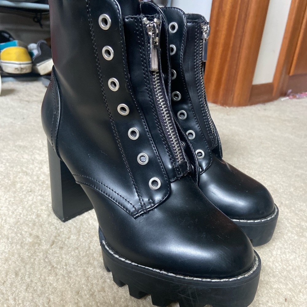Dolls kill heel boots